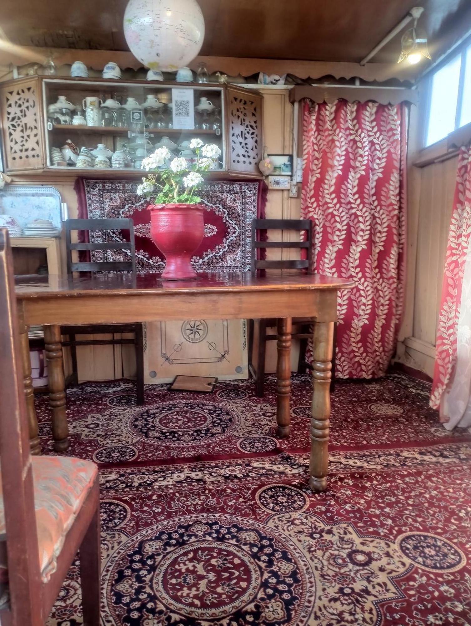 Pana 4 Boat House Apartment Srinagar  Exterior photo